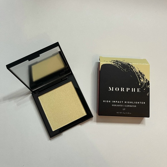 ✨FREE✨ if you buy 2 items! Morphe Highlighter - Picture 1 of 2